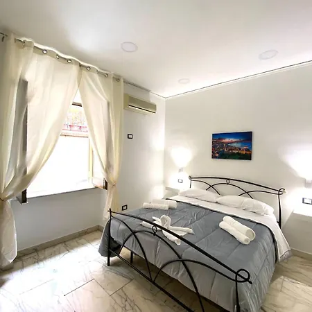 Castellano Apartament Neapol