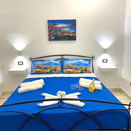 Apartament Castellano Neapol