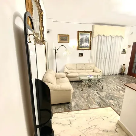 Castellano Apartament Neapol