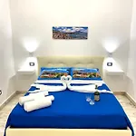 Castellano شقة